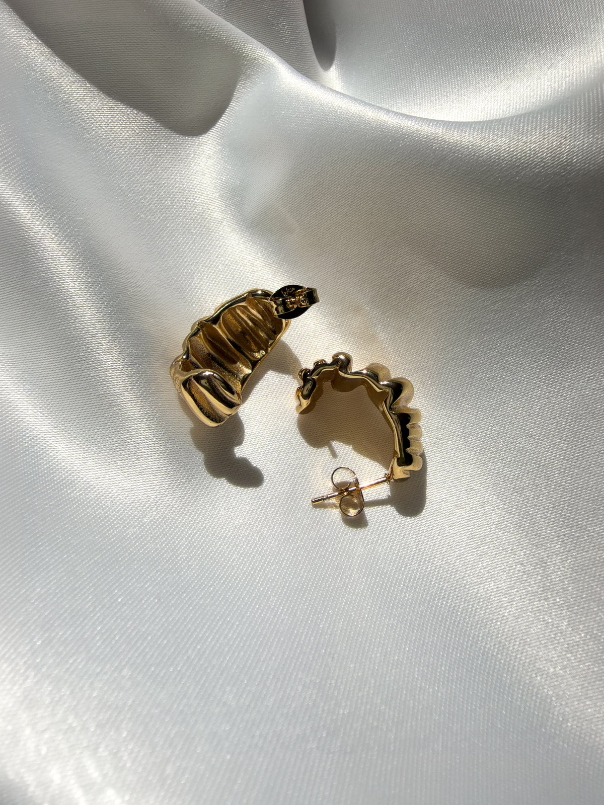 Sorelle Ridged Hoop Earrings