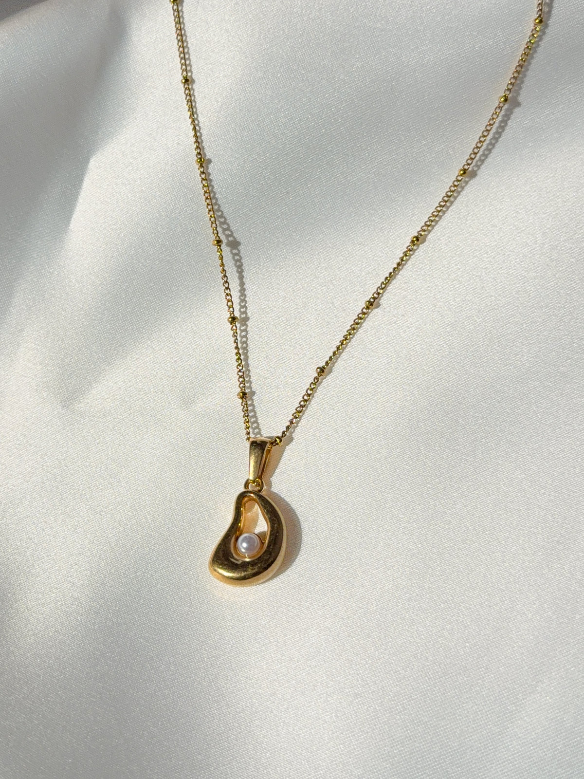 Pearl Embrace Necklace