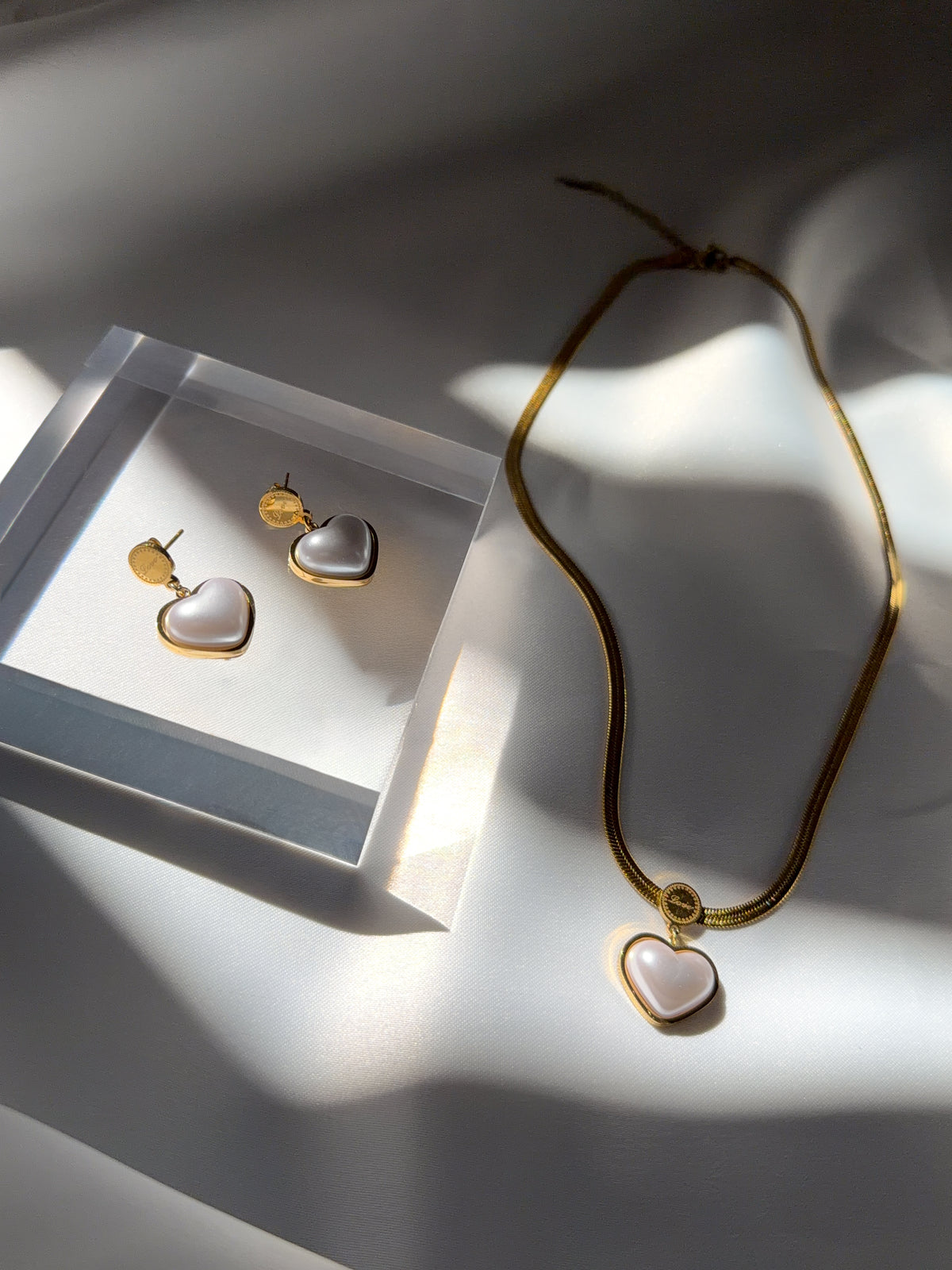 Amora Pearl Heart Jewellery Set