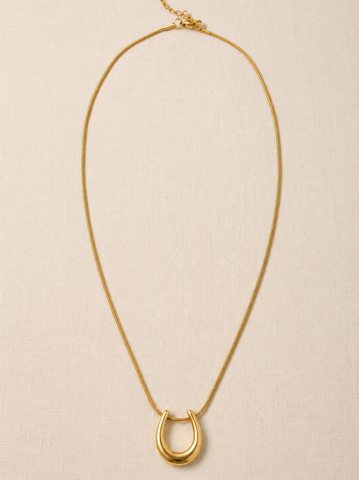Sculpted U Pendant Necklace