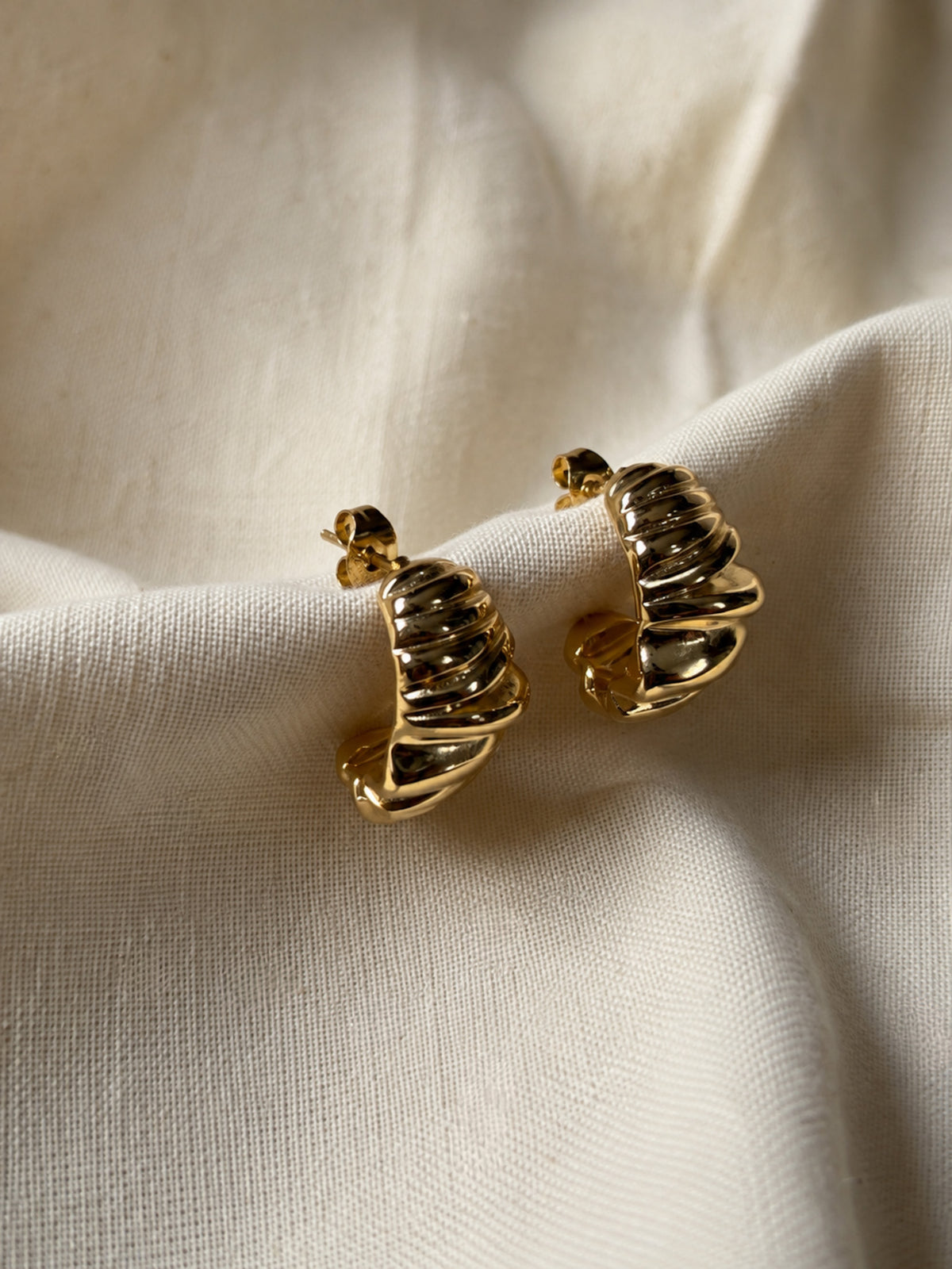 Sorelle Ridged Hoop Earrings